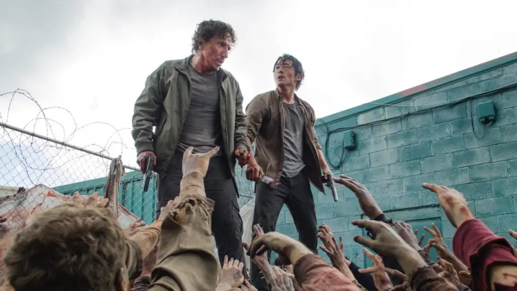 the-walking-dead-glenn-death-dumpster.jpg