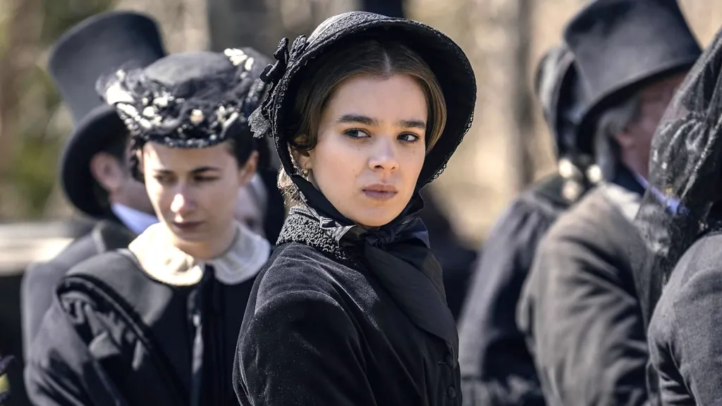 Hailee Steinfeld in Dickinson