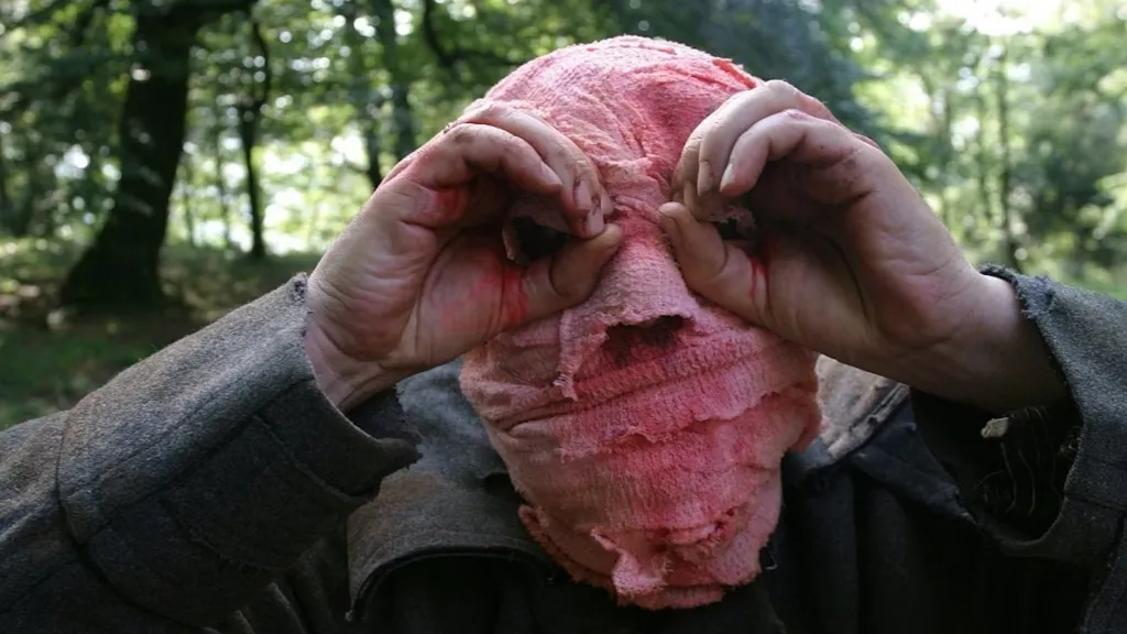 A bandaged man in Timecrimes