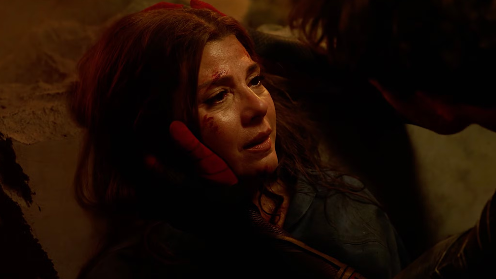 Marisa Tomei as Aunt May dying in Spider-Man: No Way Home (2021)