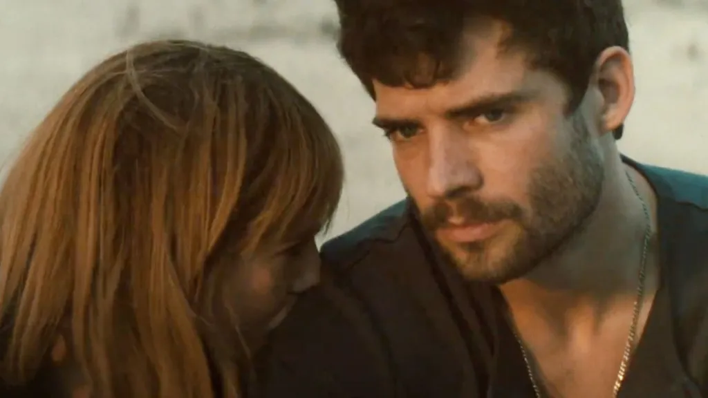 Lucy Boynton and David Corenswet in The Greatest Hits