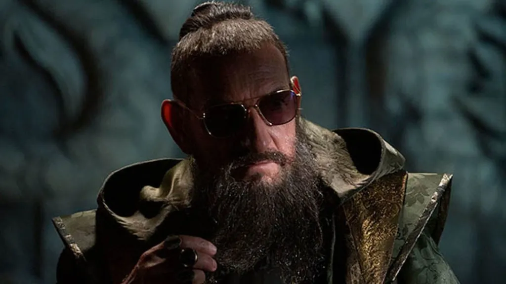 Ben Kingsley as Trevor Slattery impersonating the Mandarin in Iron man 3