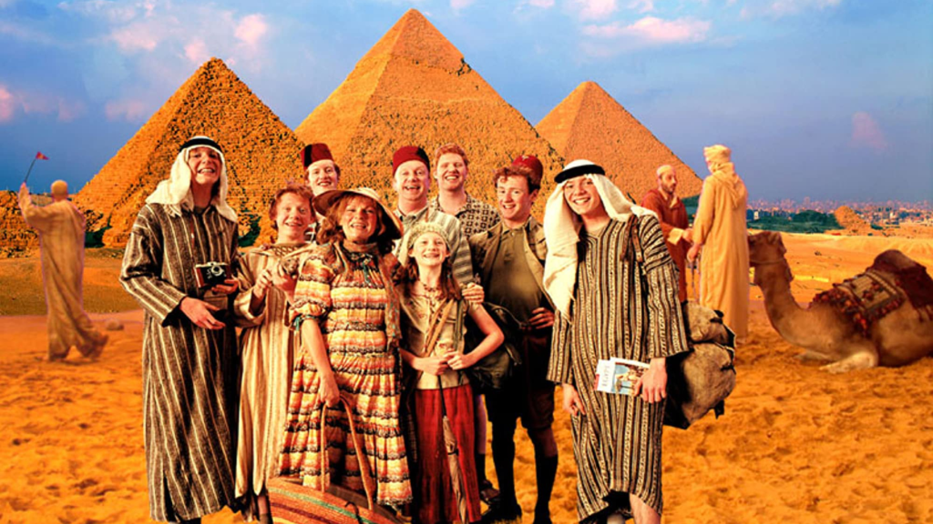 Photo of the Weasley family in Egypt in Harry Potter and the Prisoner of Azkaban