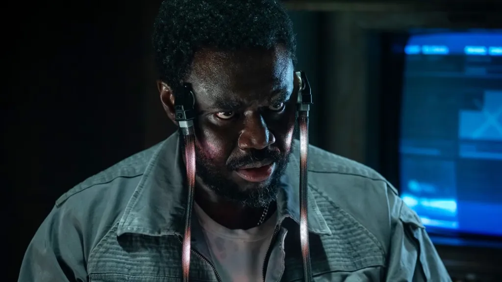 Morrow hooked up to a machine in Alien: Earth.