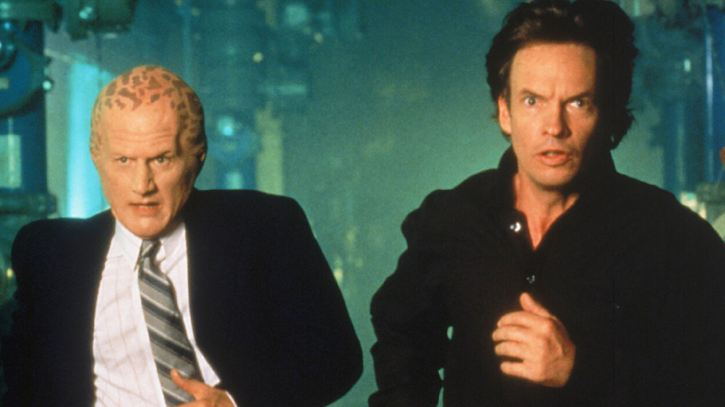 A still of two characters running in the TV show Alien Nation