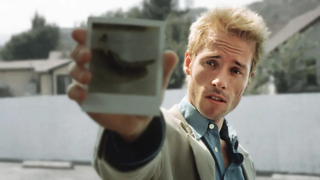 Guy Pearce in Memento (2000)