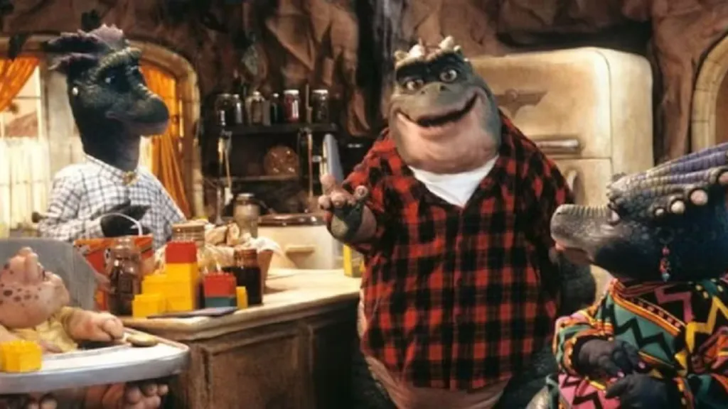 The Sinclair family of Dinosaurs in their kitchen on Dinosaurs (ABC)