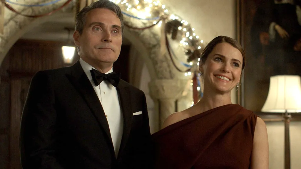 Rufus Sewell and Keri Russell in The Diplomat