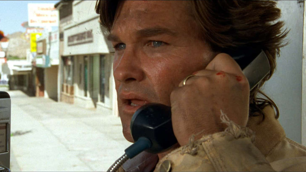 Kurt Russell on the phone in Breakdown (1997)