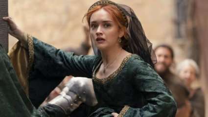 Alicent Hightower looking scared in House of the Dragon