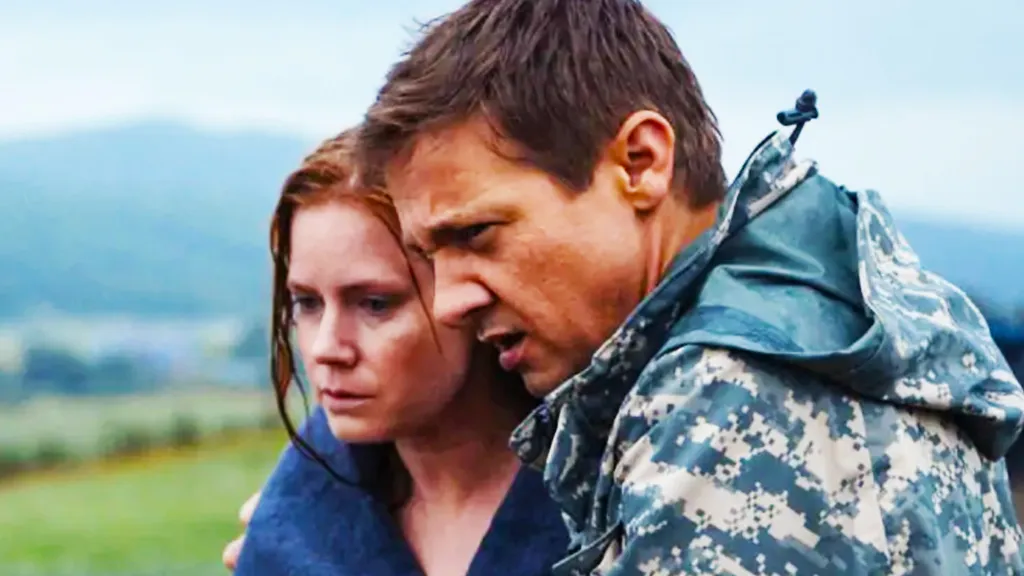 Jeremy Renner and Amy Adams in Arrival