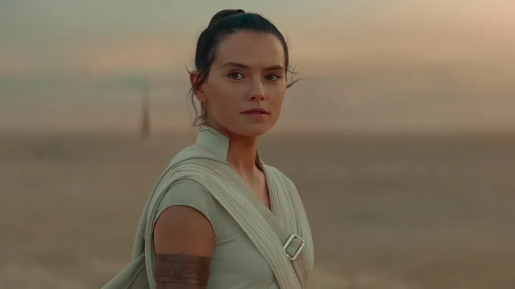 Rey on Tatooine in Star Wars The Rise of Skywalker