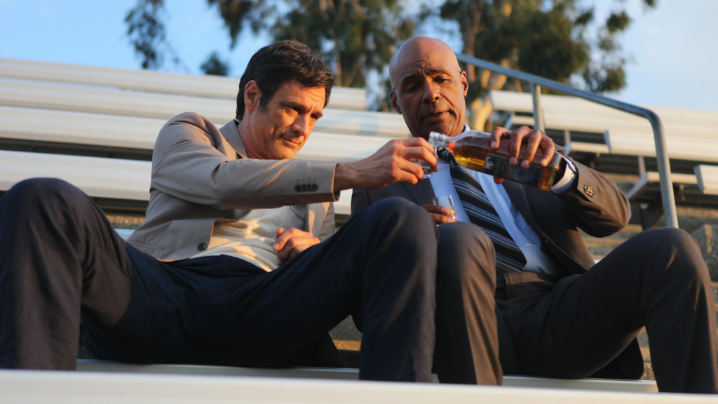 David Lee Smith and Michael Dorn share drink in The Man from Earth: Holocene