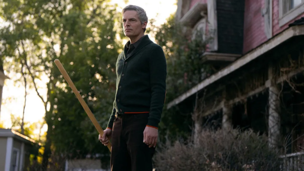 Justin Kirk as Gary in Peacock's The Burbs