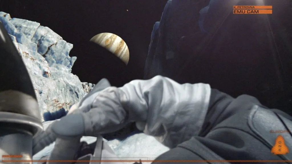 The image of an astronaut shoulder camera in Europa Report