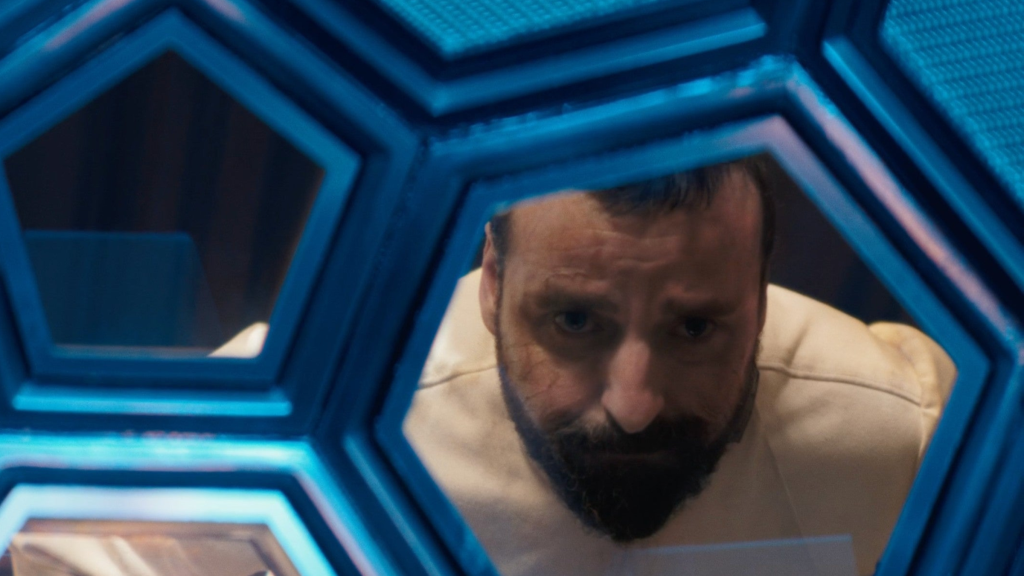 David Krumholtz as Zor-El in the trailer for Supergirl